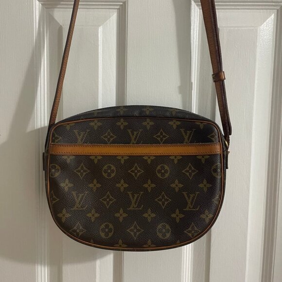 Louis Vuitton Juene Monogram Purse - Picture 4 of 16